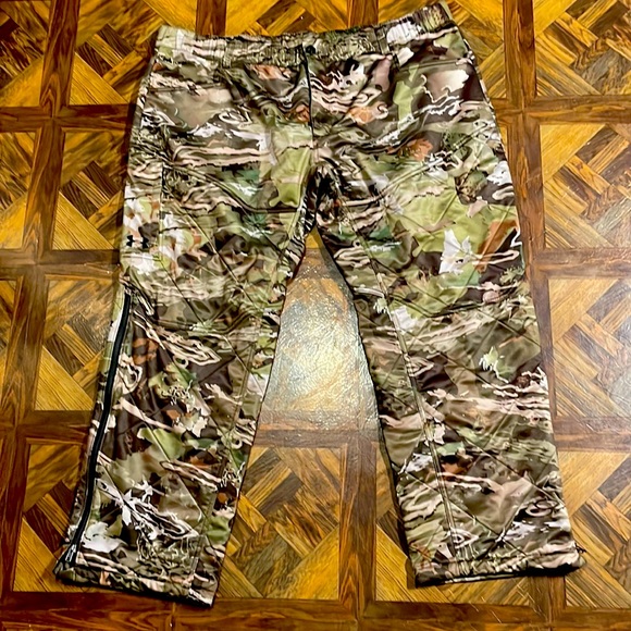Under armour cold gear hunting pant like new never worn. - Picture 1 of 3